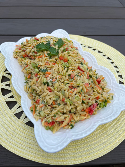 Salade d’orzo estivale crémeuse et croquante
